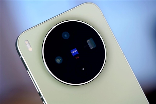 蔡司2亿像素超级主摄!vivoX300s胶片绿图赏