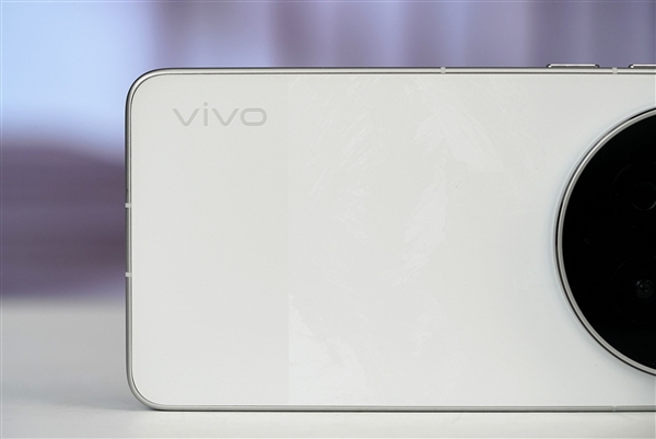 400mm增距镜、直出2亿像素!vivoX300Ultra摄影师套装图赏