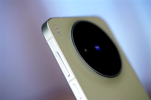 蔡司2亿像素超级主摄!vivoX300s胶片绿图赏