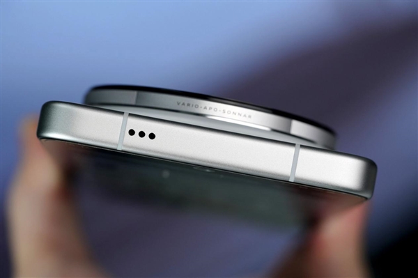 400mm增距镜、直出2亿像素!vivoX300Ultra摄影师套装图赏