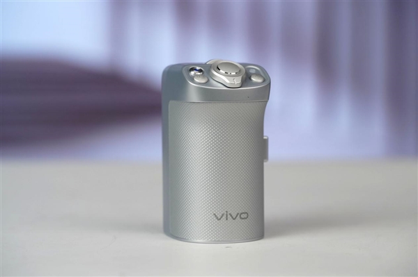 400mm增距镜、直出2亿像素!vivoX300Ultra摄影师套装图赏