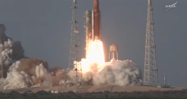 50多年来首次!美国载人绕月任务成功进入预定轨道太阳翼已顺利展开