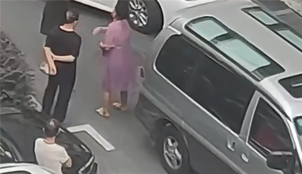 女子因停车与邻居吵架后身亡:家属索赔122万法院判了