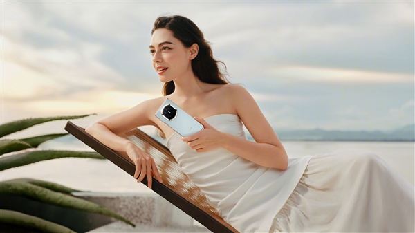 华为最强折叠屏!MateX8已在路上:全球首发麒麟9040