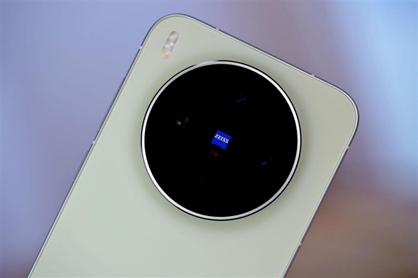 蔡司2亿像素超级主摄!vivoX300s胶片绿图赏