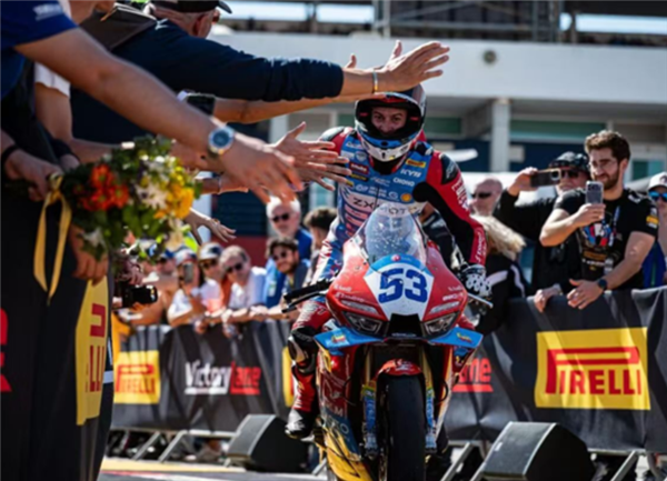 张雪机车禁新手购买!黄牛收费千元可代订律师回应称不违法