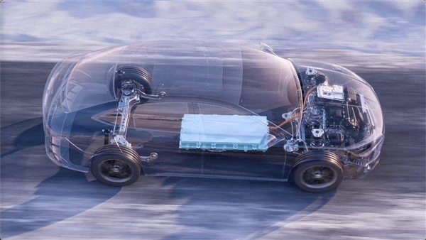 人们愿意相信张雪20年的逆袭却不相信一个35年车企能在混动翻身