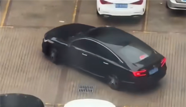 女子因停车与邻居吵架后身亡:家属索赔122万法院判了