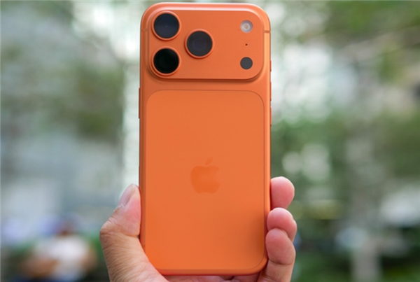 延续上一代!iPhone18Pro黑色款将继续缺席深红配色登场