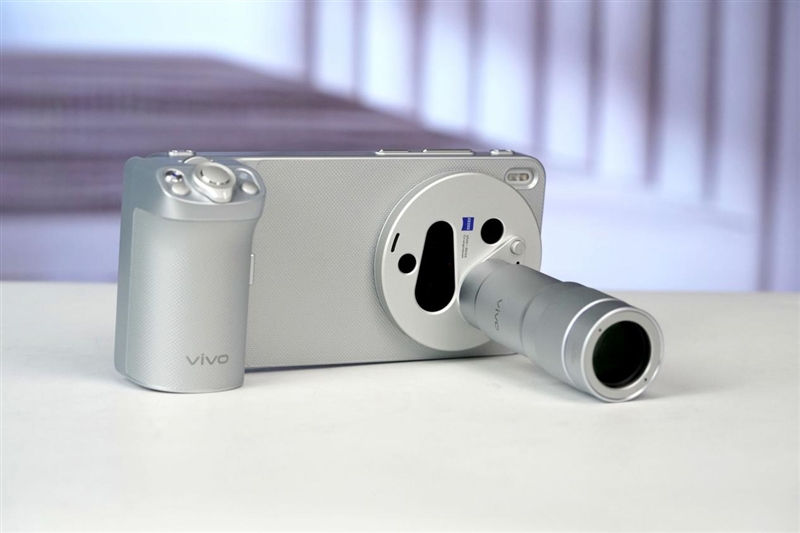 14-400mm终极全焦段!vivoX300Ultra手机全面评测:依然是年度影像机皇