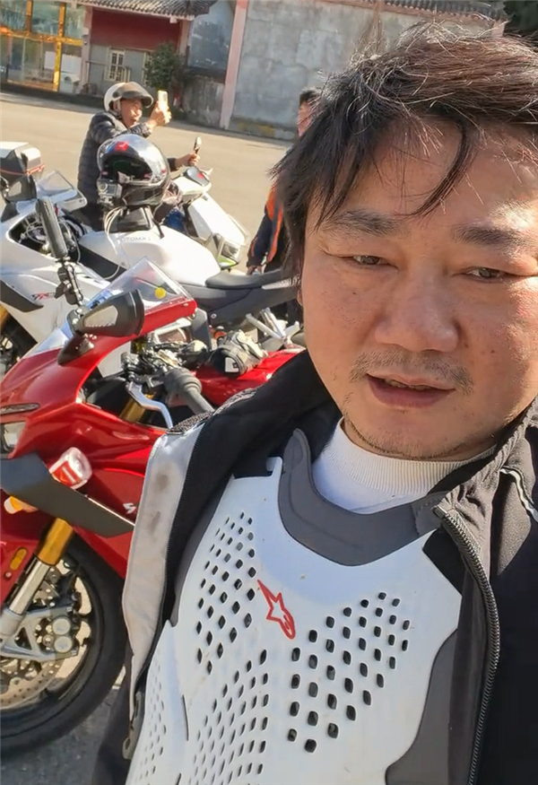 为了安全!张雪为新车设置了500km新手模式:电控拉满非常平顺