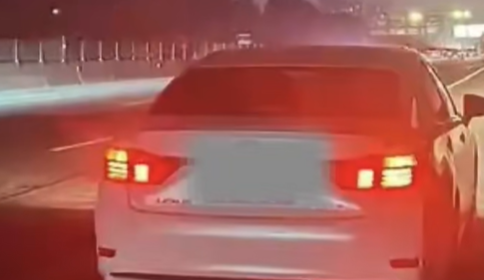 1死3伤!男子高速停车救人遇二次事故被定次责交警:未设置警示标志