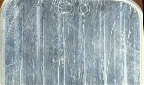 iPhone18Pro模具偷跑!灵动岛史诗级瘦身史无前例