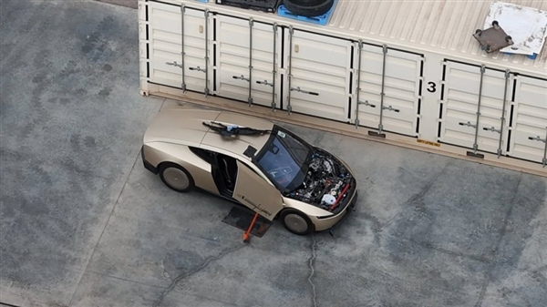 前驱实锤!特斯拉Cybercab机舱曝光:无前备箱内置超大储液罐