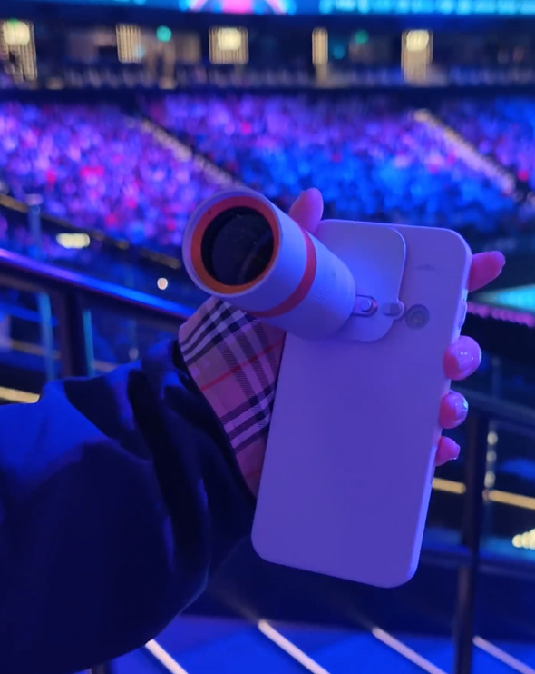 OPPOFindX9sPro银色哈苏专业增距镜亮相:观赛神器颜值拉满