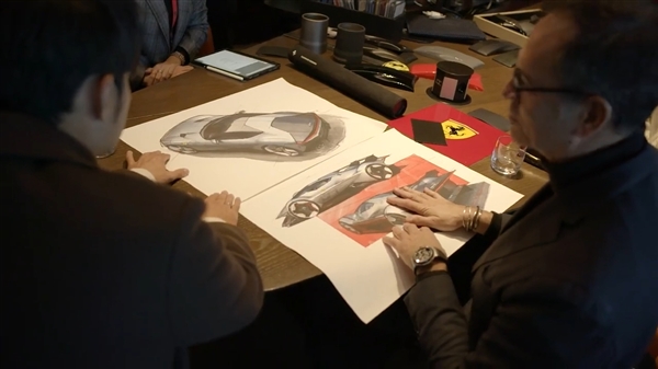 周杰伦现身意大利摩德纳定制专属法拉利V12超级跑车