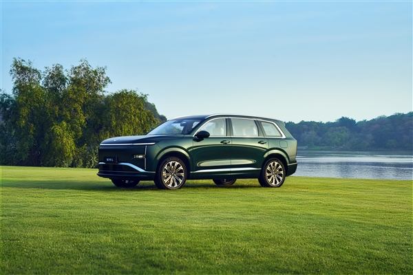 五菱再造亲民六座大车星光L官图发布:配1.5L插混系统