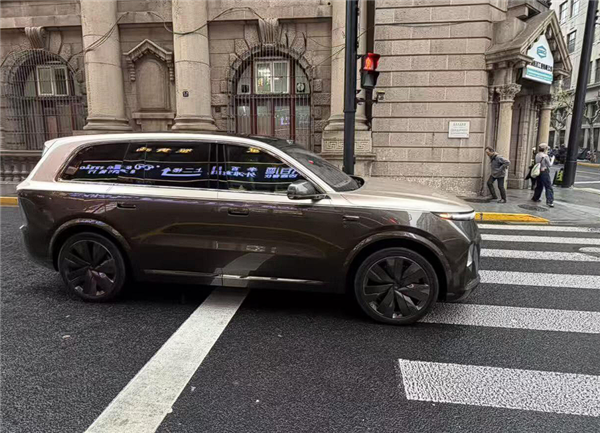 新一代理想L9无伪实车曝光:整体变圆润首次用上双色车漆