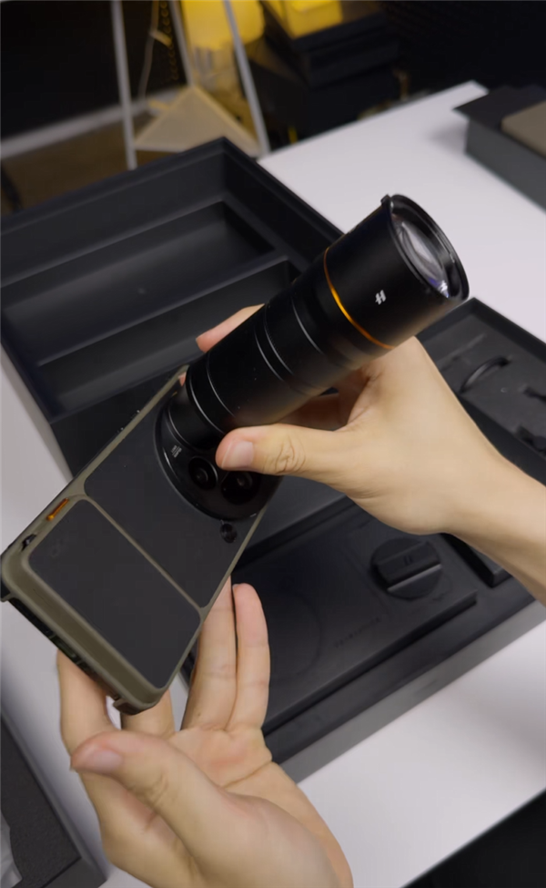 OPPOFindX9Ultra哈苏专业影像配件套装开箱仪式感拉满