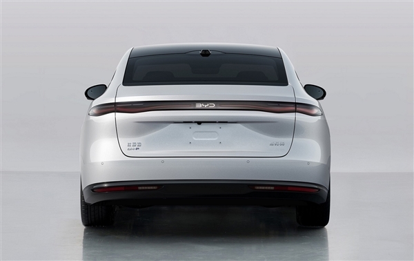 比亚迪海洋网旗舰轿车海豹08内饰官图发布:审美高级起来了