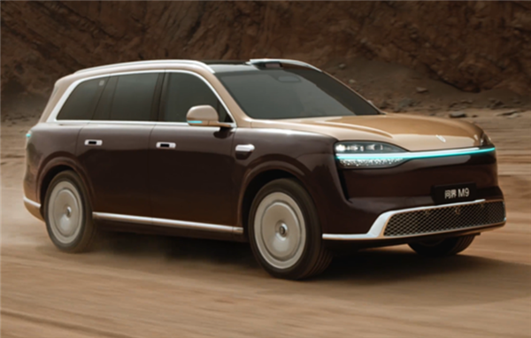 鸿蒙智行又一把利剑!问界M9L要来了:5.4米车长、定位行政级SUV