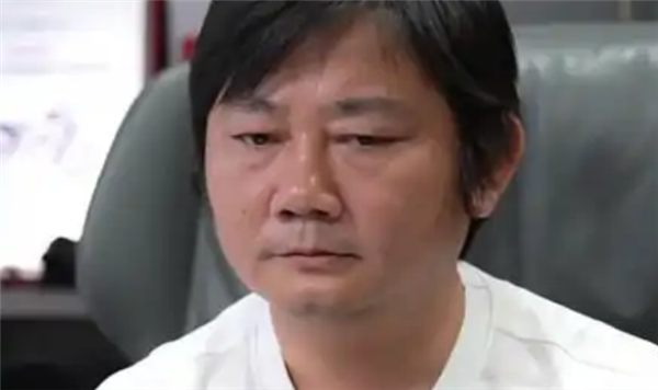 门店备注车主墨迹被罚1万!张雪怒斥店主脑壳被门夹:罚款直接补偿车主