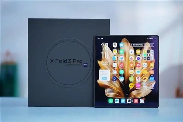 蓝厂最强折叠屏来了!vivoXFold6搭载天玑9500:天玑折叠同档罕见
