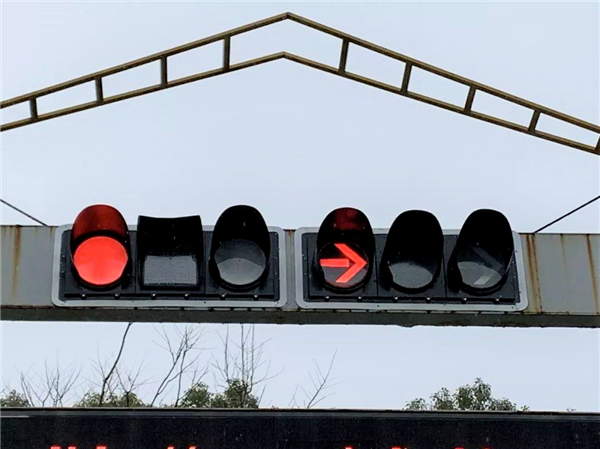 路口右转到底要不要等红灯?交警详细释疑科普