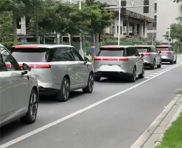 小鹏Robotaxi车队路测曝光相关负责人回应:已路测数月
