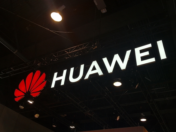 终于等到这一天!黄仁勋亲口承认华为成功替代NVIDIA:CUDA再见了