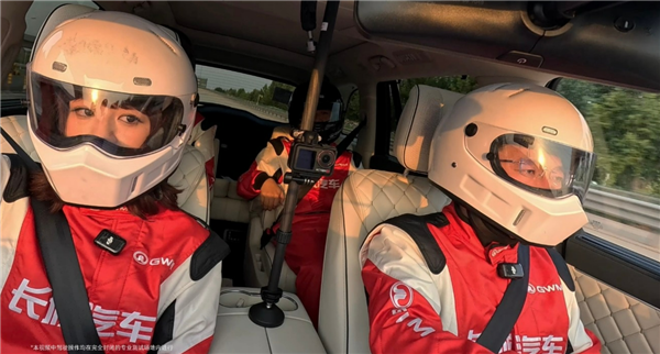 CEO上阵亲测!魏牌V9X221.8km/h双轮同步爆胎挑战成功:创下全球纪录