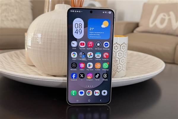 历史性突破!内存涨价倒逼三星GalaxyS27改用京东方屏:成本更低