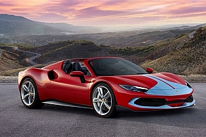 男子买法拉利3年提不了车 4S店:想退款先帮忙卖辆车