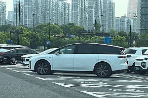 35万级家用纯电SUV 理想i8实车内饰首次曝光:比较眼熟