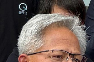 老黄一夜被偷家!特斯拉Dojo 2芯片量产倒计时 算力直逼英伟达最强B200