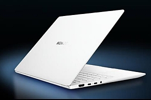 2025 轻薄本选购不纠结:荣耀 MagicBook Pro 14 酷睿版  AI+酷睿芯搞定办公/创作/通勤