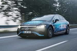 比油车还能跑!装上固态电池的奔驰EQS跑1205公里后还有电