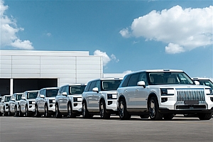 47.99万起1小时狂揽42667台订单!硬刚问界M9的极氪9X上市定档