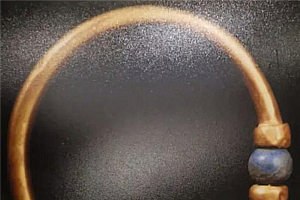 埃及3000年前法老金手镯被偷 熔后卖了不到3万元:系监守自盗