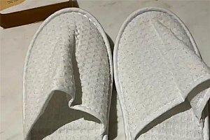 被曝拖鞋回收后重复使用 万豪酒店回应:出于环保考量