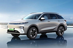 长城高管直言纯电“短板”:高速续航打半折 中大型车还得看PHEV