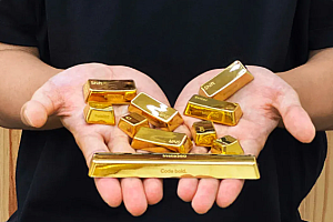 一年一度1024程序员节:影石送黄金键帽、百度分2米大蛋糕