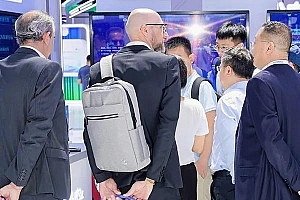 国产操作系统成功突围  中兴新支点OS在高铁成功替换国外系统