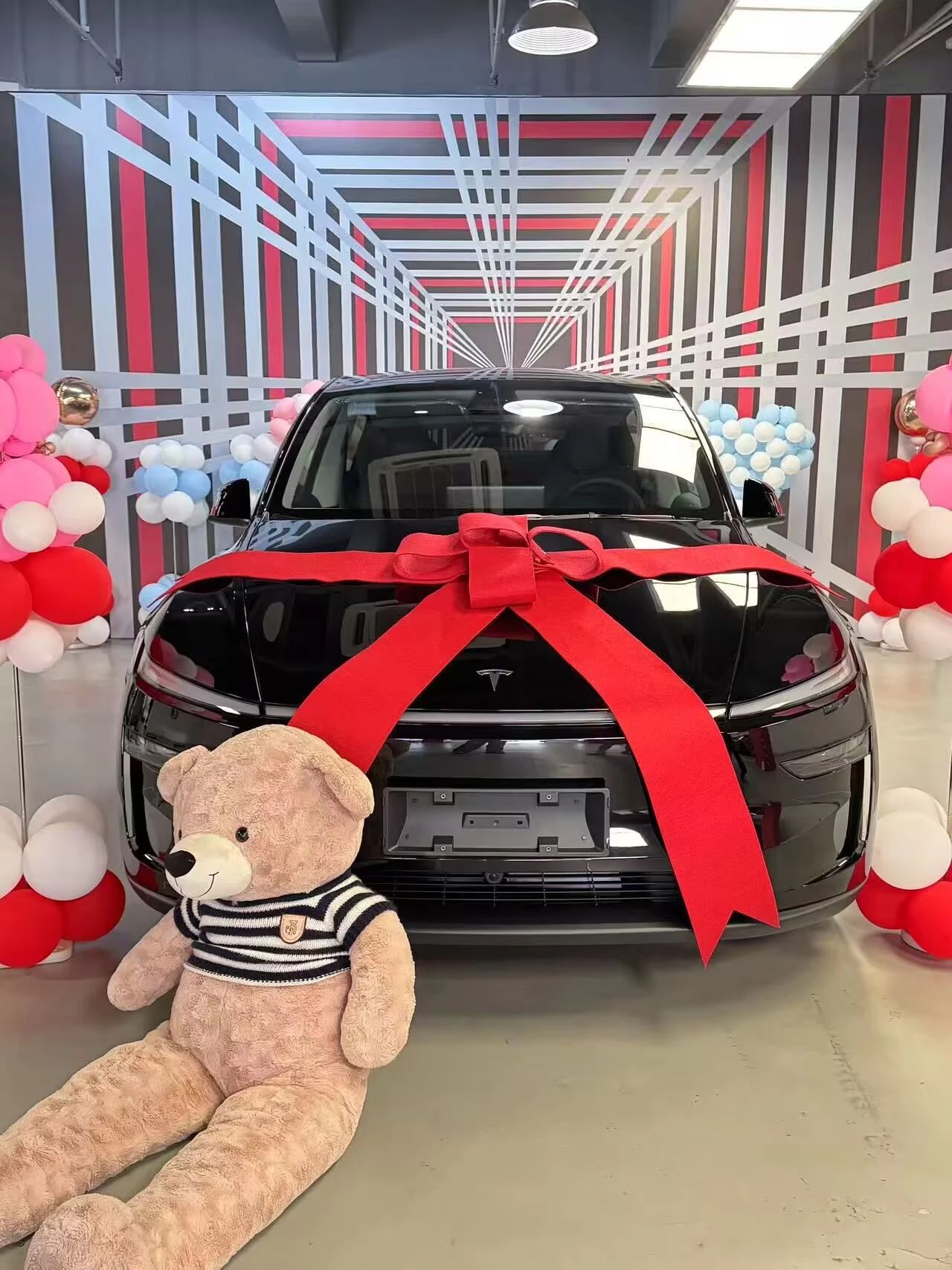 0 当所有人都在吹小米 YU7,我偏选特斯拉 Model Y!这波我赢麻了!