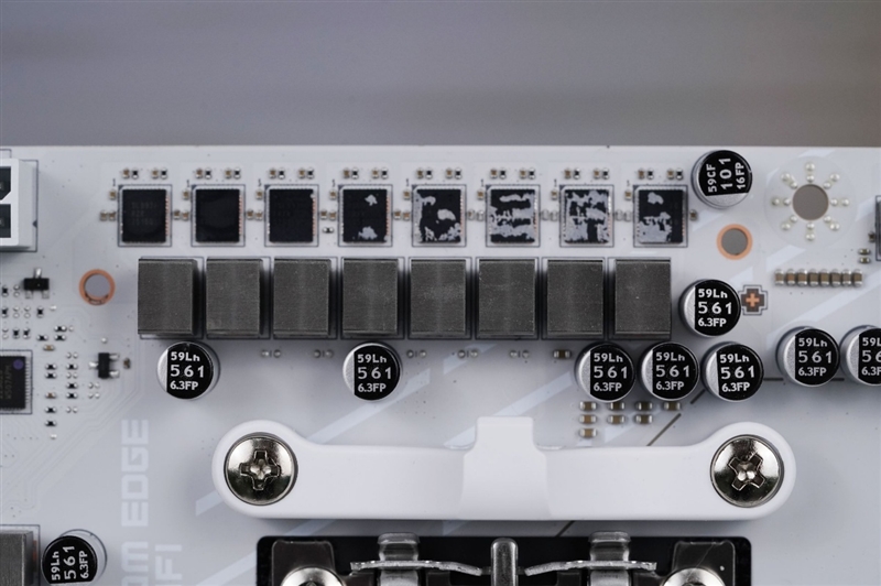 S1031b144-89d8-409a-adc2-6f0bd49ccd08 微星首款全白设计的M-ATX小板! MPG B850M EDGE TIMAX WIF刀锋 钛评测