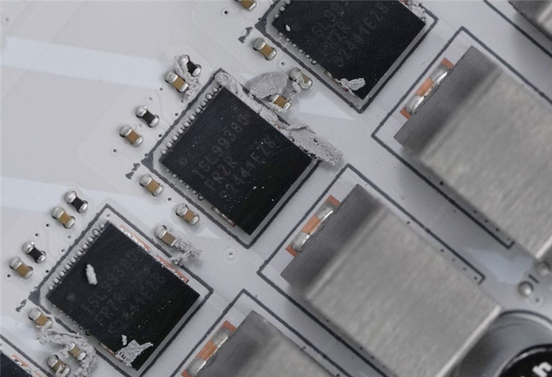 S3120a796-4c7f-4cea-bc98-edc914b6c4ed 微星首款全白设计的M-ATX小板! MPG B850M EDGE TIMAX WIF刀锋 钛评测