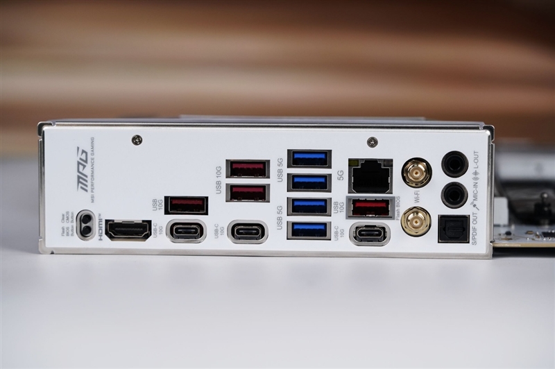 S4c8a1763-c378-483f-8c2f-43317eba9ee0 微星首款全白设计的M-ATX小板! MPG B850M EDGE TIMAX WIF刀锋 钛评测