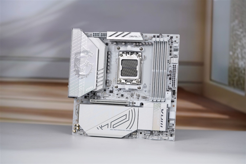 Se7b4434e-0866-4c38-abfe-894358baf512 微星首款全白设计的M-ATX小板! MPG B850M EDGE TIMAX WIF刀锋 钛评测