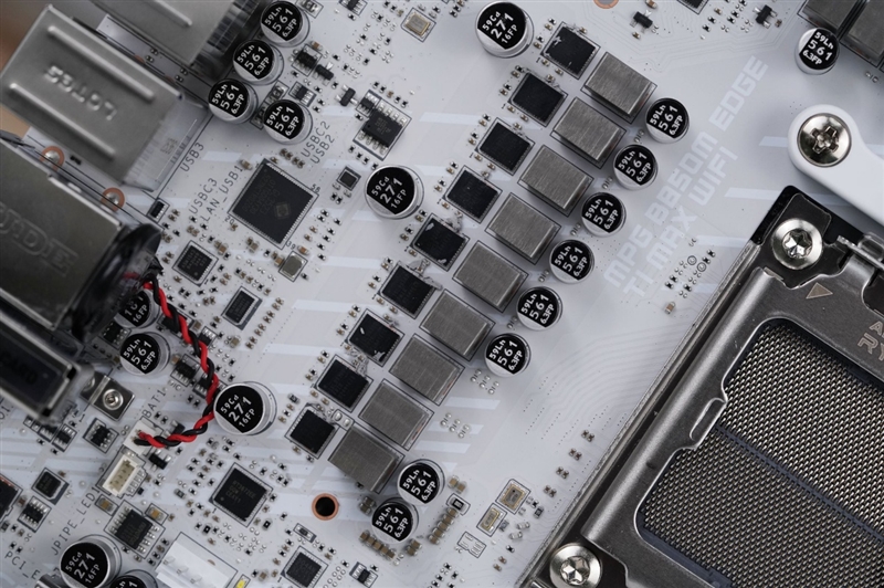 Sea562ef5-6840-44c1-acbf-428b583b45b9 微星首款全白设计的M-ATX小板! MPG B850M EDGE TIMAX WIF刀锋 钛评测