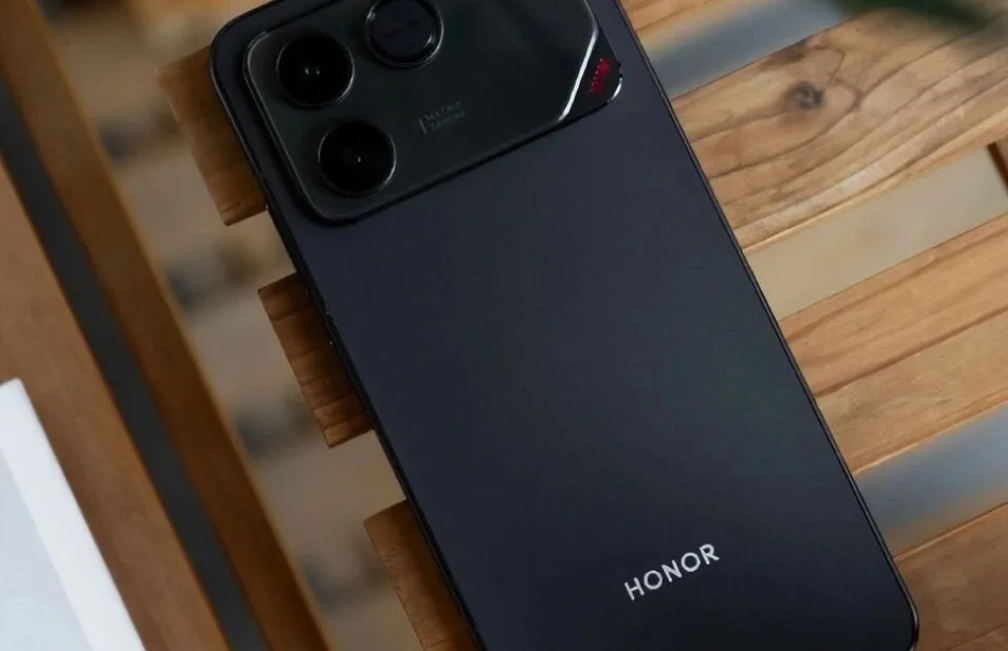 3 月换机闭眼冲!3 款 16+512GB 真香机,旗舰芯 + 长续航,流畅用五年不卡